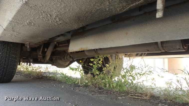 image for item DE7238 1990 Ford Fleetwood Pacer RV