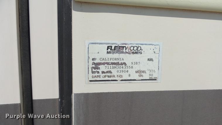 image for item DE7238 1990 Ford Fleetwood Pacer RV