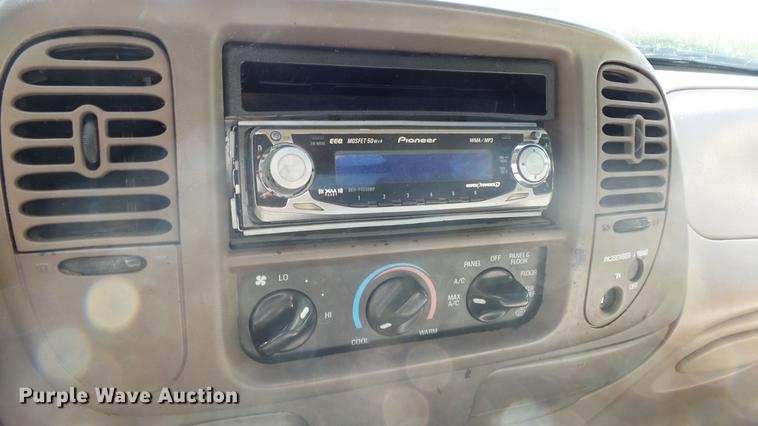 image for item DE7270 1999 Ford F150 Lariat Supercab pickup truck