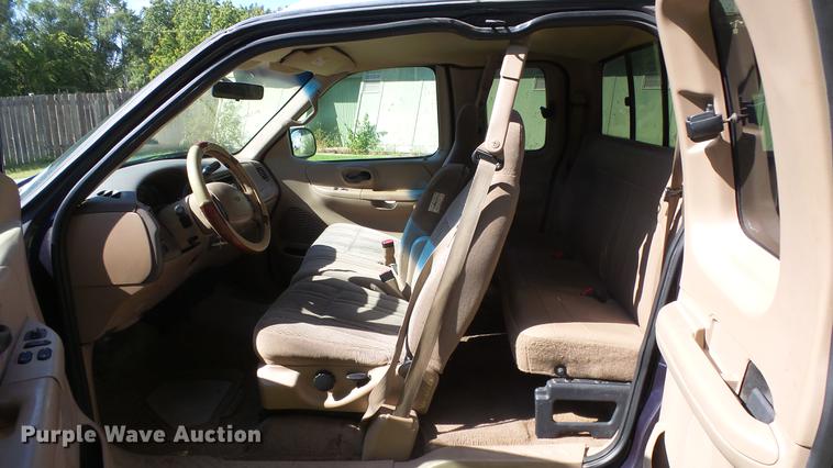 image for item DE7270 1999 Ford F150 Lariat Supercab pickup truck