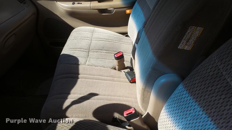 image for item DE7270 1999 Ford F150 Lariat Supercab pickup truck