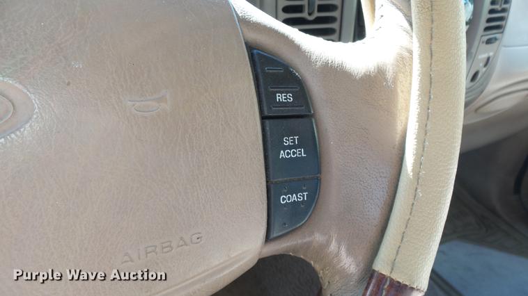 image for item DE7270 1999 Ford F150 Lariat Supercab pickup truck