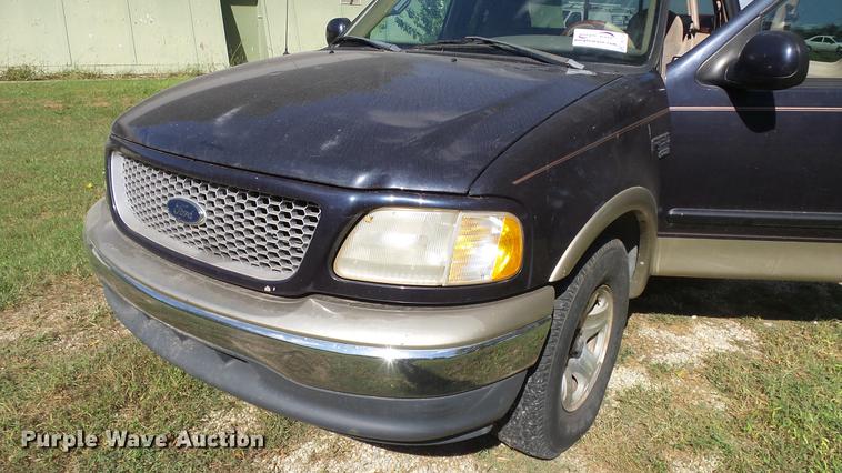 image for item DE7270 1999 Ford F150 Lariat Supercab pickup truck