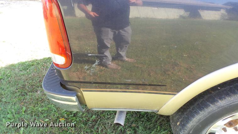 image for item DE7270 1999 Ford F150 Lariat Supercab pickup truck