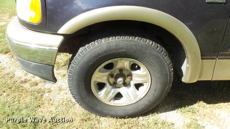 image for item DE7270 1999 Ford F150 Lariat Supercab pickup truck