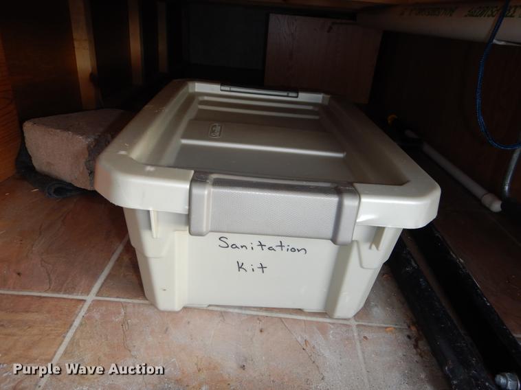 image for item DF1829 2008 Cherokee Grey Wolf camper