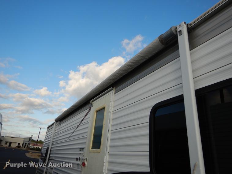 image for item DF1829 2008 Cherokee Grey Wolf camper