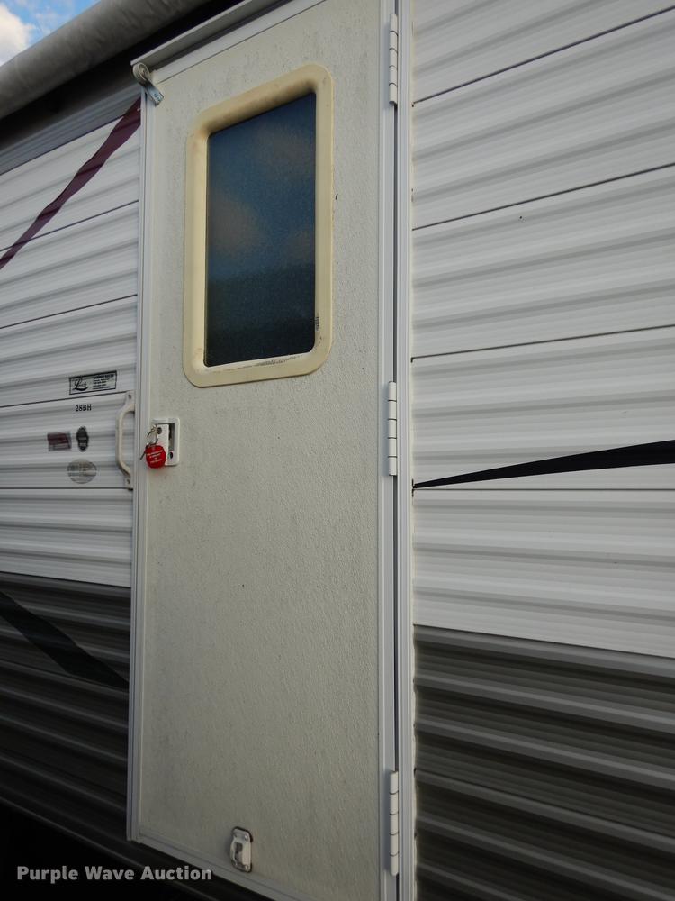 image for item DF1829 2008 Cherokee Grey Wolf camper