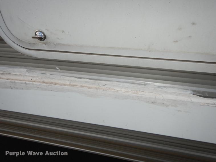 image for item DF1829 2008 Cherokee Grey Wolf camper