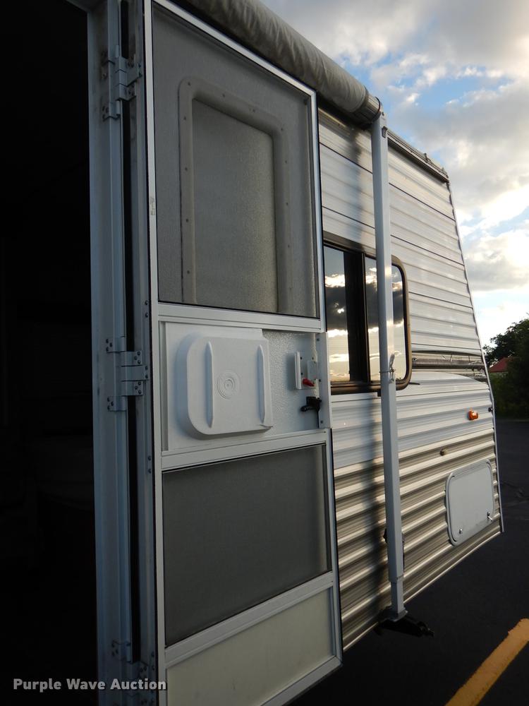 image for item DF1829 2008 Cherokee Grey Wolf camper