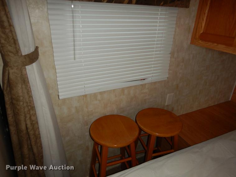 image for item DF1829 2008 Cherokee Grey Wolf camper