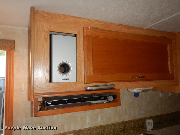 image for item DF1829 2008 Cherokee Grey Wolf camper