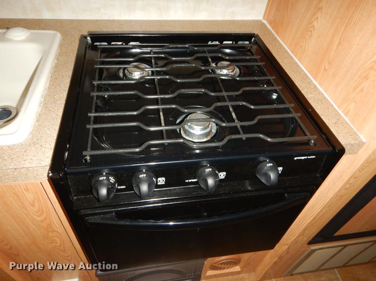 image for item DF1829 2008 Cherokee Grey Wolf camper