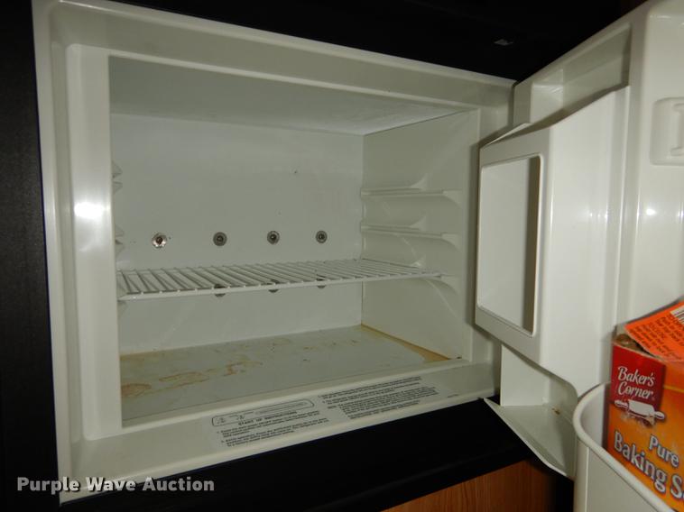 image for item DF1829 2008 Cherokee Grey Wolf camper