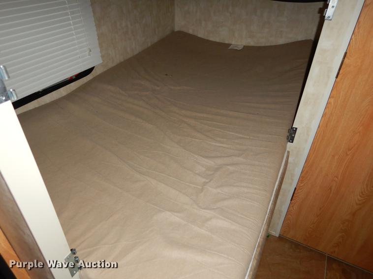 image for item DF1829 2008 Cherokee Grey Wolf camper