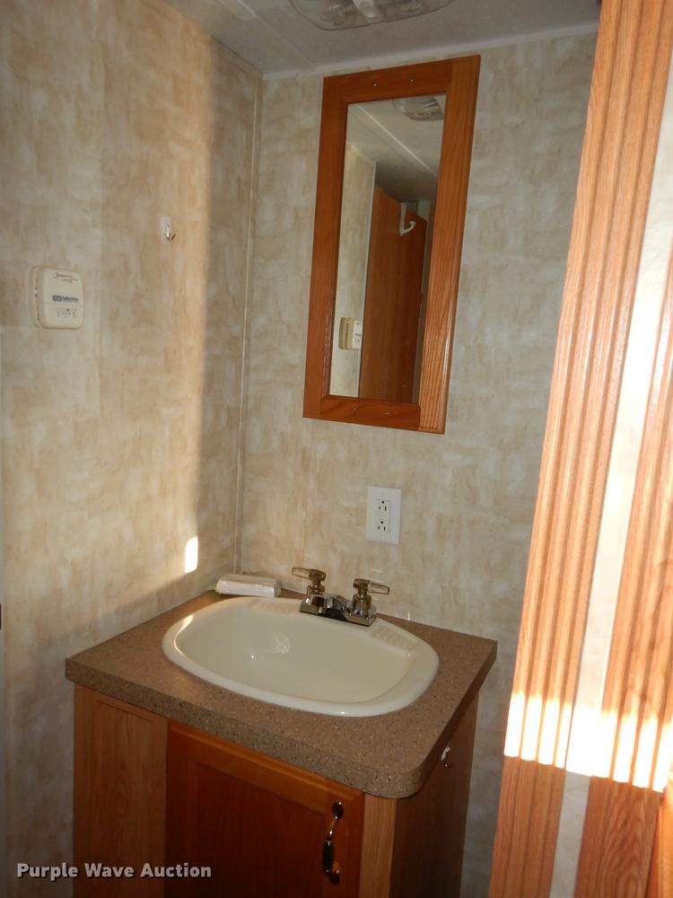 image for item DF1829 2008 Cherokee Grey Wolf camper