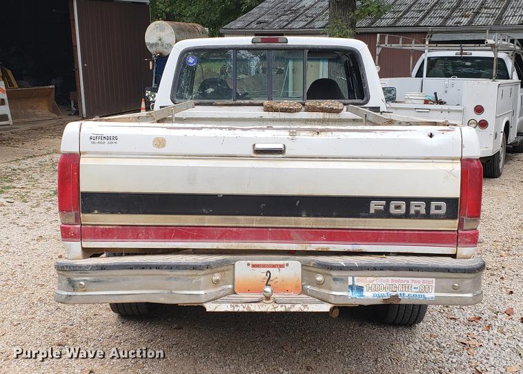 image for item DF2439 1994 Ford F150 SuperCab pickup truck