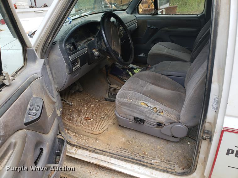 image for item DF2439 1994 Ford F150 SuperCab pickup truck