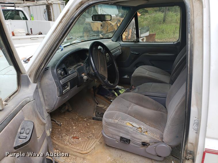 image for item DF2439 1994 Ford F150 SuperCab pickup truck