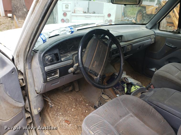 image for item DF2439 1994 Ford F150 SuperCab pickup truck