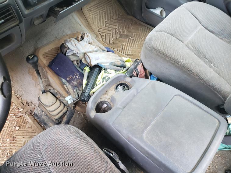 image for item DF2439 1994 Ford F150 SuperCab pickup truck