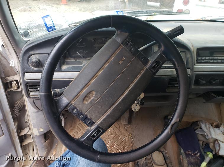 image for item DF2439 1994 Ford F150 SuperCab pickup truck