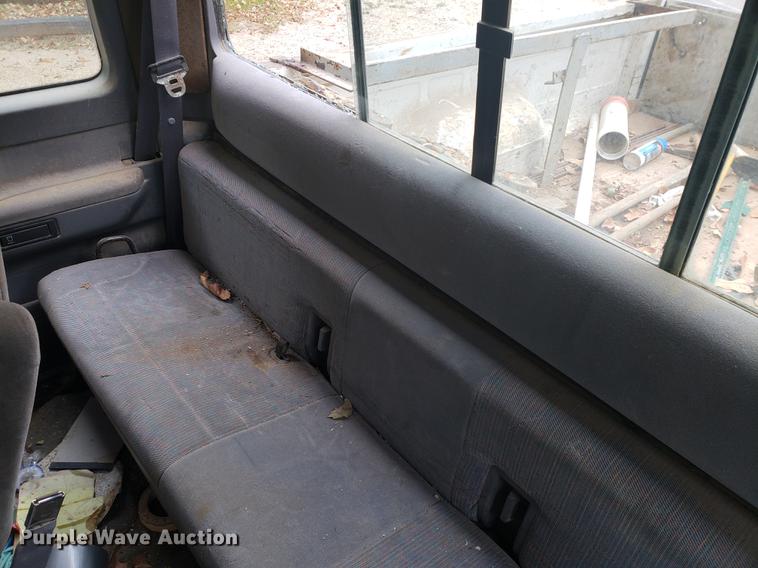 image for item DF2439 1994 Ford F150 SuperCab pickup truck