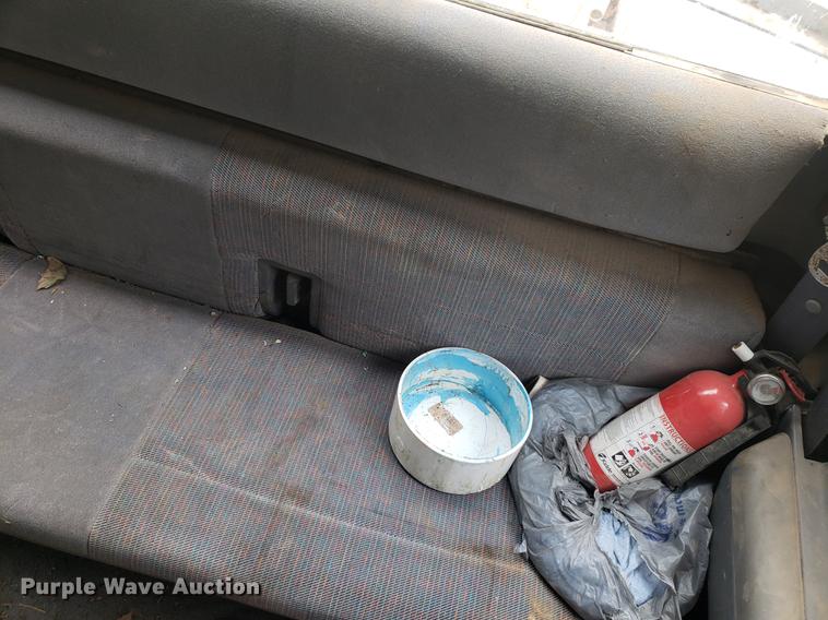 image for item DF2439 1994 Ford F150 SuperCab pickup truck