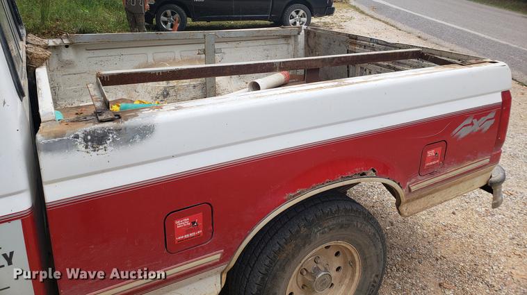 image for item DF2439 1994 Ford F150 SuperCab pickup truck