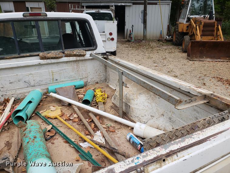 image for item DF2439 1994 Ford F150 SuperCab pickup truck