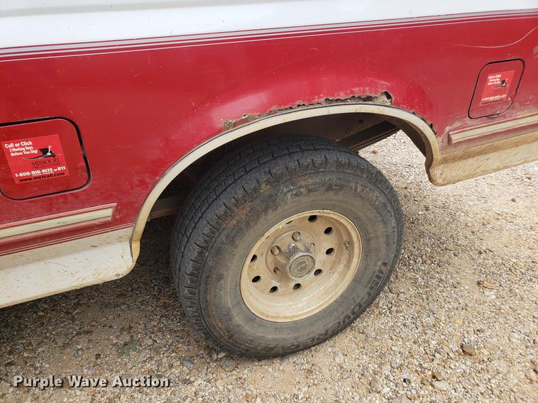 image for item DF2439 1994 Ford F150 SuperCab pickup truck