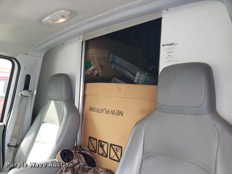 image for item DF2446 2013 Ford Econoline E450 box truck