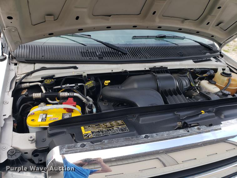 image for item DF2446 2013 Ford Econoline E450 box truck