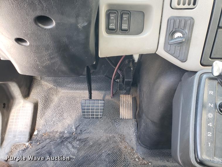 image for item DF2461 2013 International DuraStar 4300 box truck