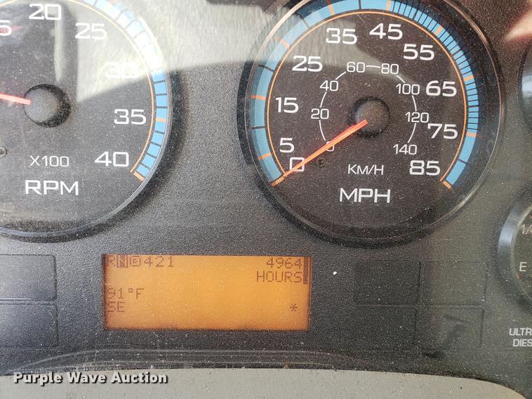 image for item DF2461 2013 International DuraStar 4300 box truck