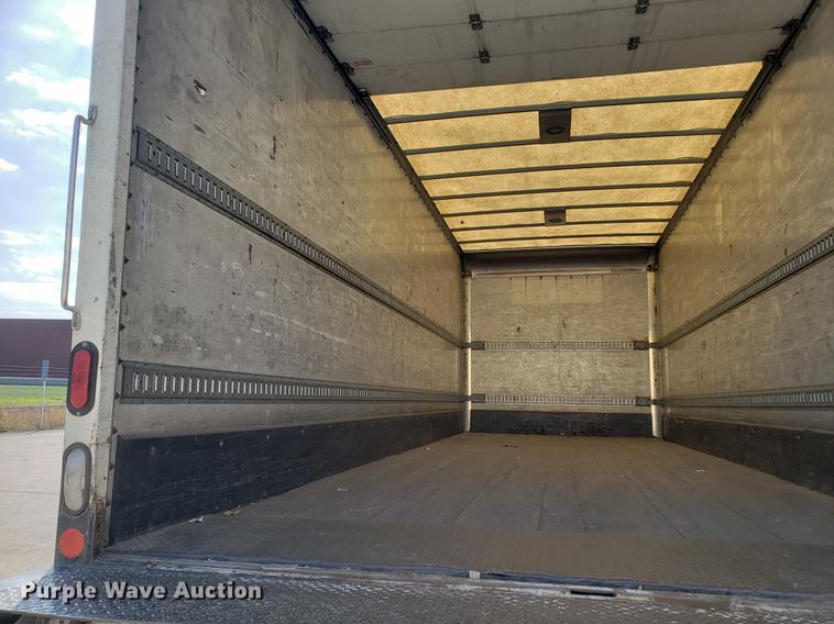 image for item DF2461 2013 International DuraStar 4300 box truck