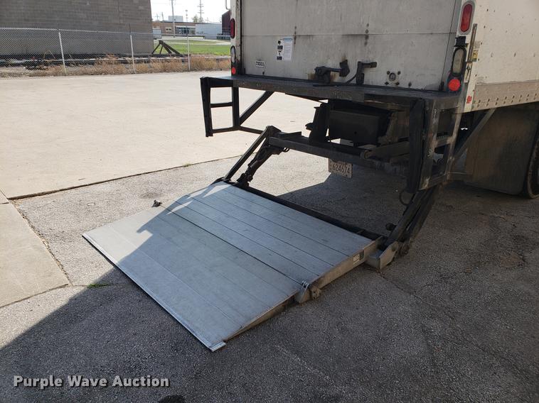 image for item DF2461 2013 International DuraStar 4300 box truck