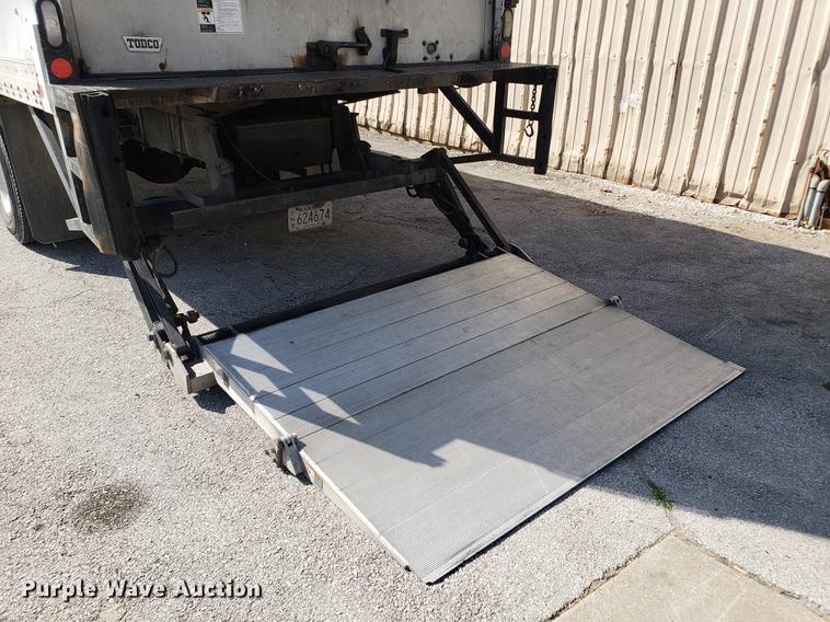 image for item DF2461 2013 International DuraStar 4300 box truck