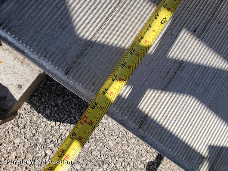 image for item DF2461 2013 International DuraStar 4300 box truck