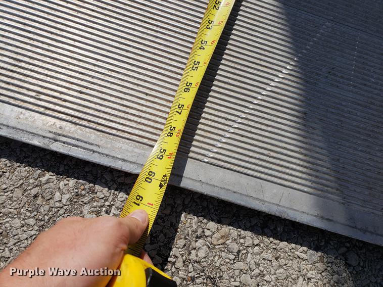 image for item DF2461 2013 International DuraStar 4300 box truck