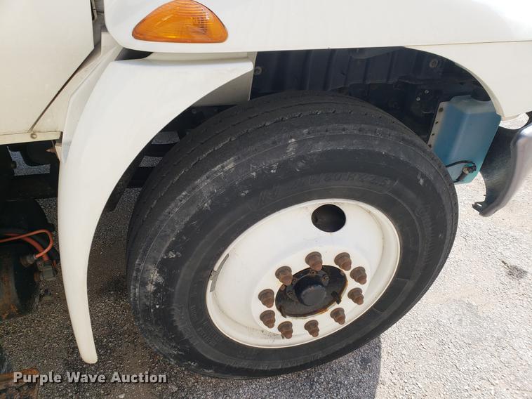 image for item DF2461 2013 International DuraStar 4300 box truck