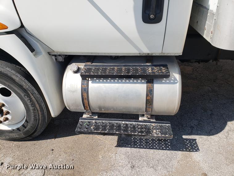 image for item DF2461 2013 International DuraStar 4300 box truck