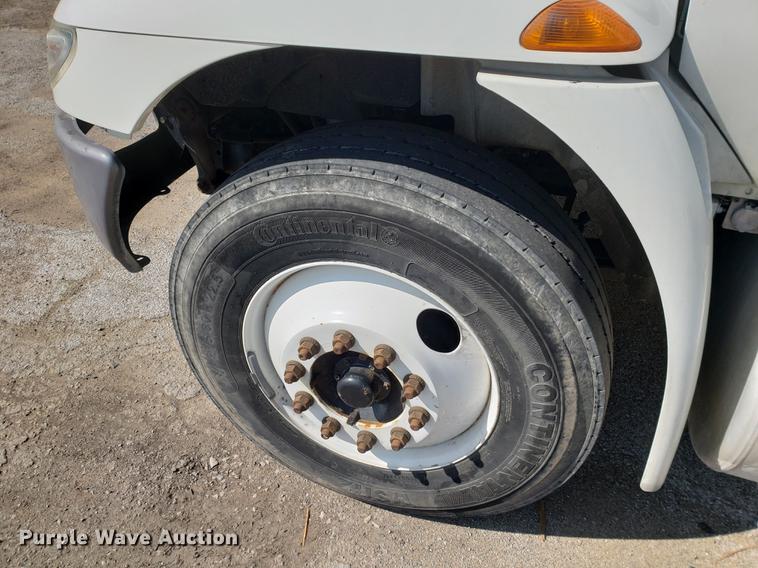 image for item DF2461 2013 International DuraStar 4300 box truck