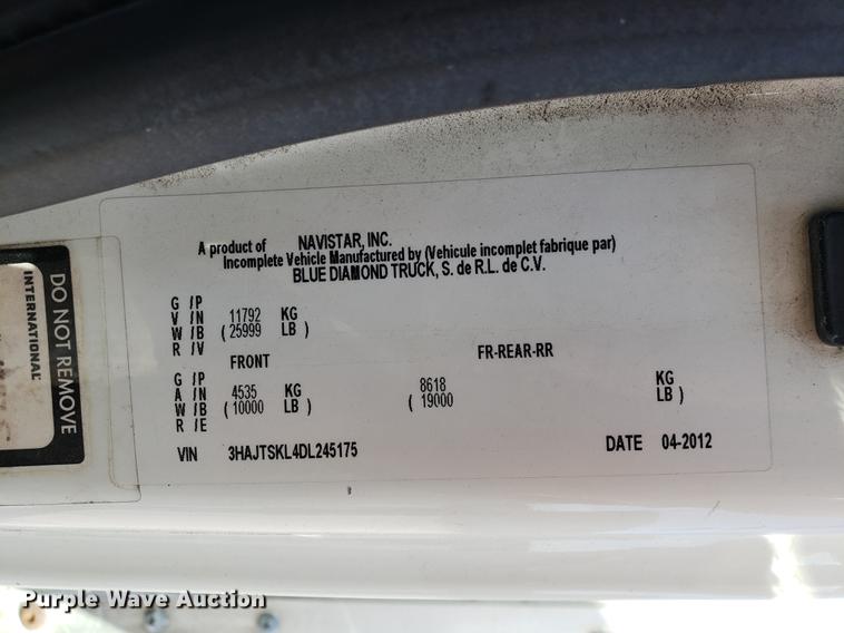 image for item DF2461 2013 International DuraStar 4300 box truck