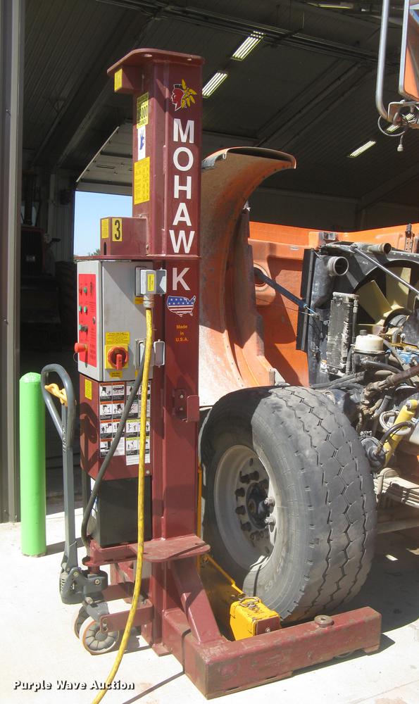 image for item DQ9688 Mohawk MP-18-006 four post mobile lift system