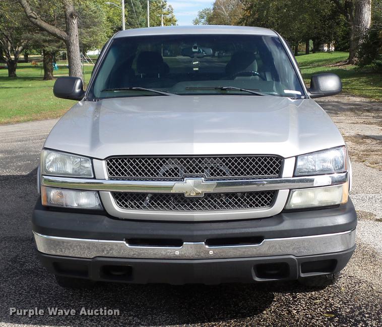 image for item DZ9447 2004 Chevrolet Silverado 1500 Ext. Cab pickup truck
