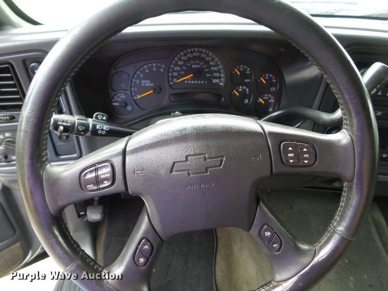 image for item DZ9447 2004 Chevrolet Silverado 1500 Ext. Cab pickup truck