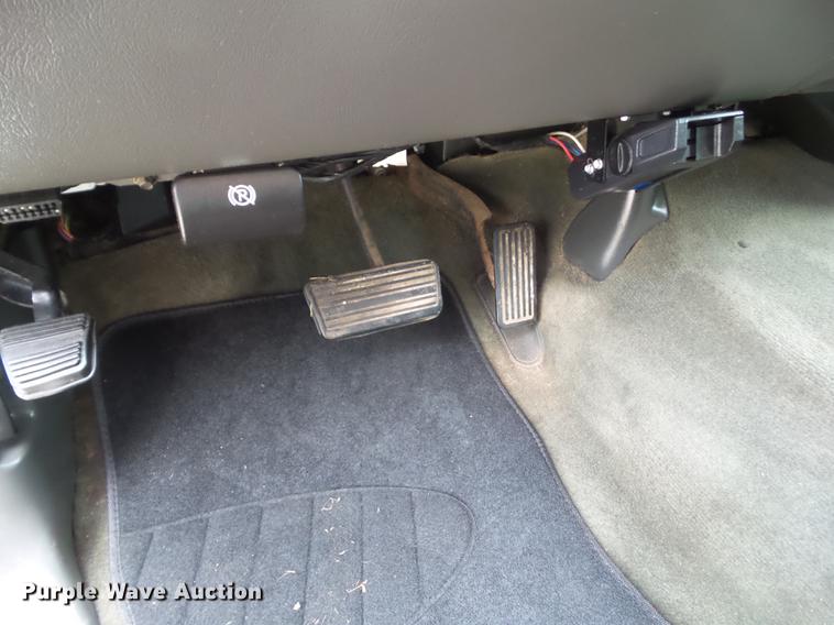 image for item DZ9447 2004 Chevrolet Silverado 1500 Ext. Cab pickup truck