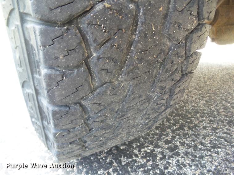 image for item DZ9447 2004 Chevrolet Silverado 1500 Ext. Cab pickup truck