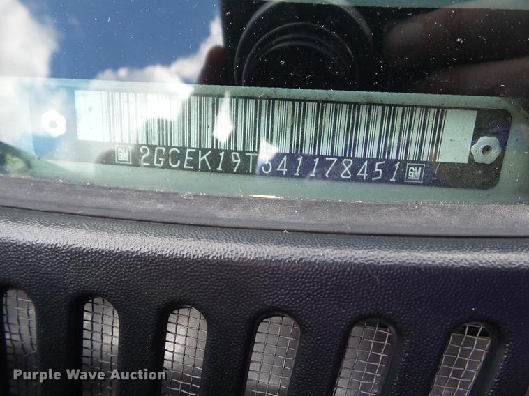 image for item DZ9447 2004 Chevrolet Silverado 1500 Ext. Cab pickup truck